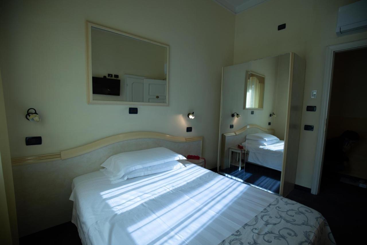 Hotel London Viareggio Kültér fotó