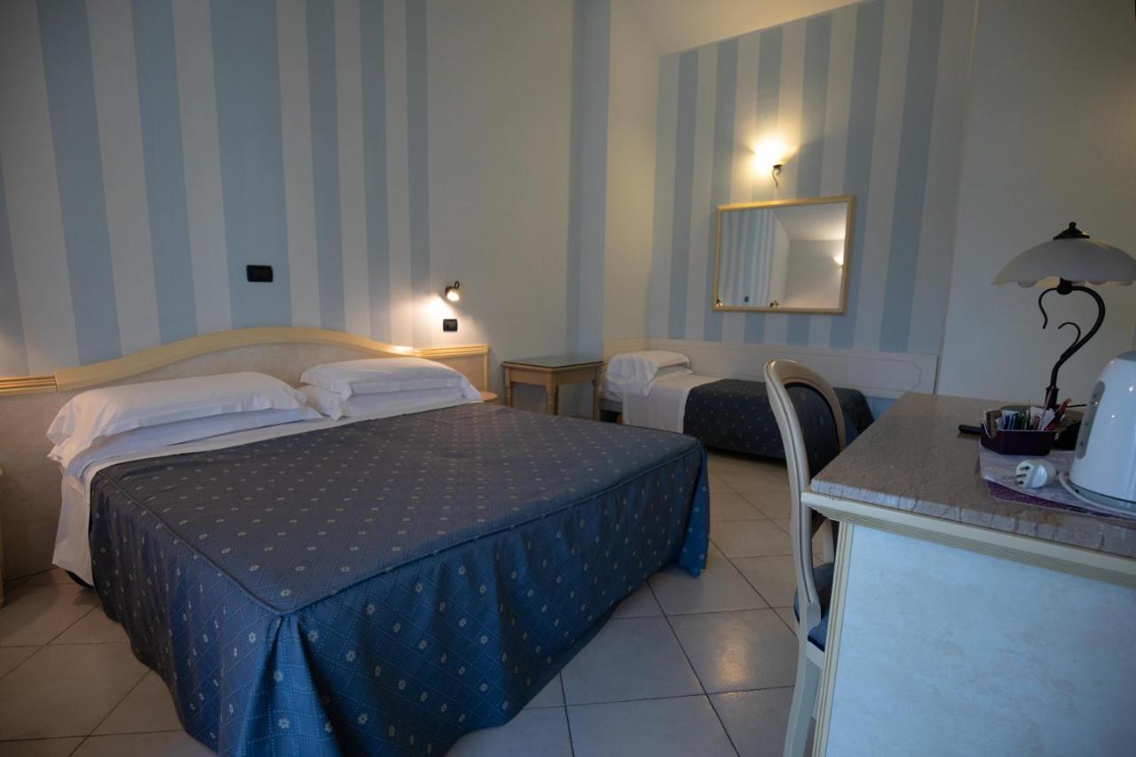 Hotel London Viareggio Kültér fotó