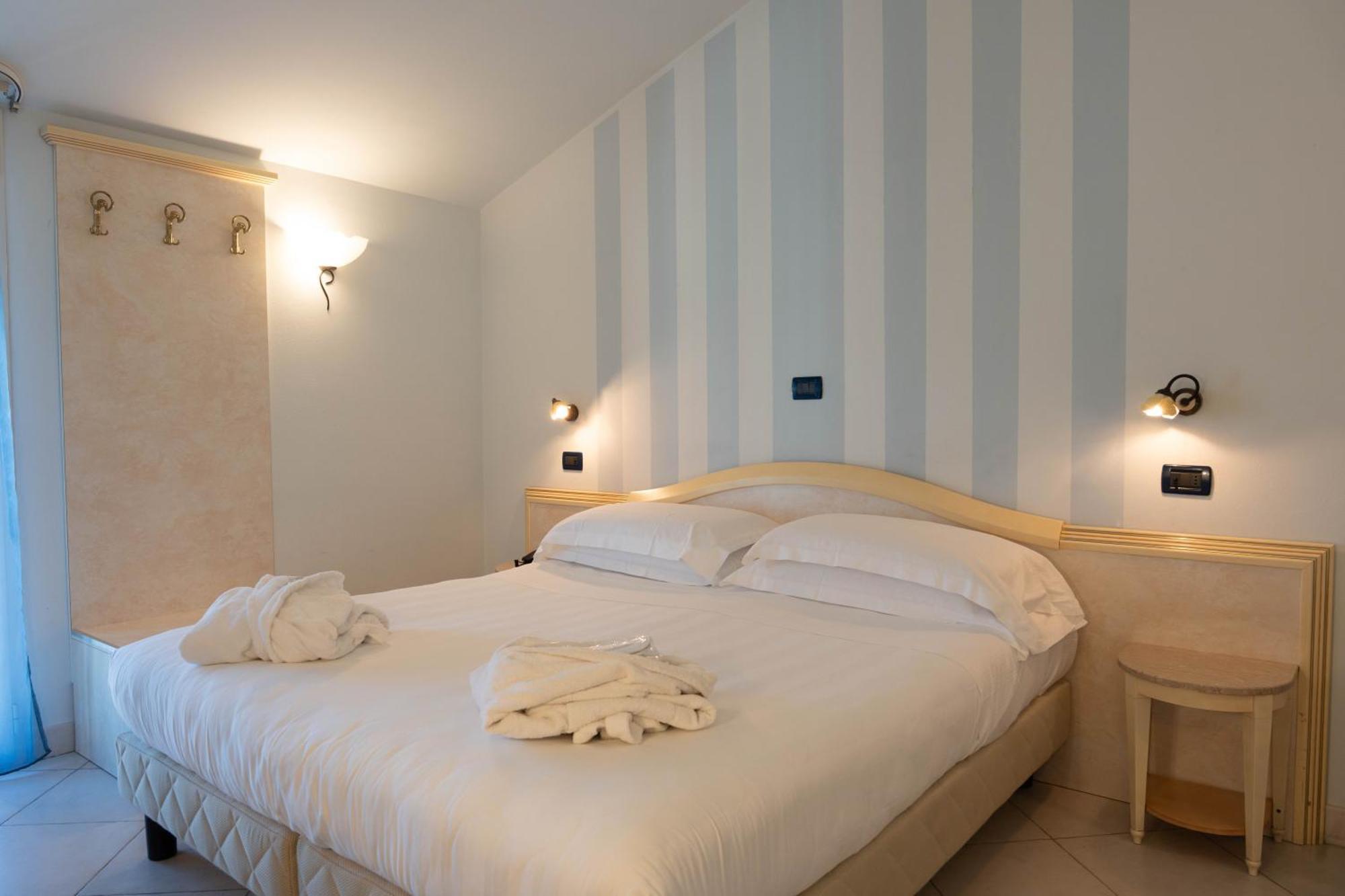 Hotel London Viareggio Kültér fotó