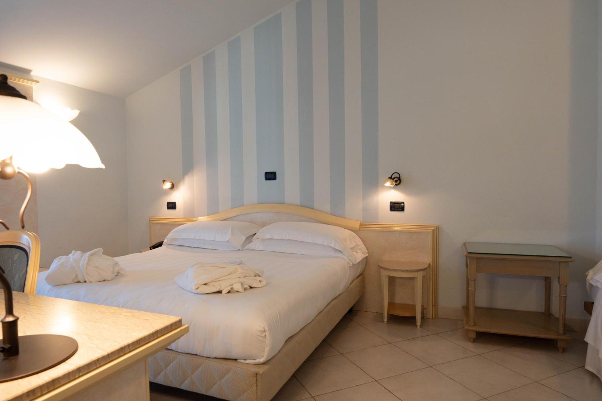 Hotel London Viareggio Kültér fotó