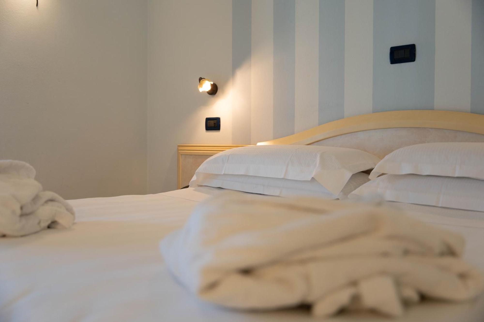 Hotel London Viareggio Kültér fotó