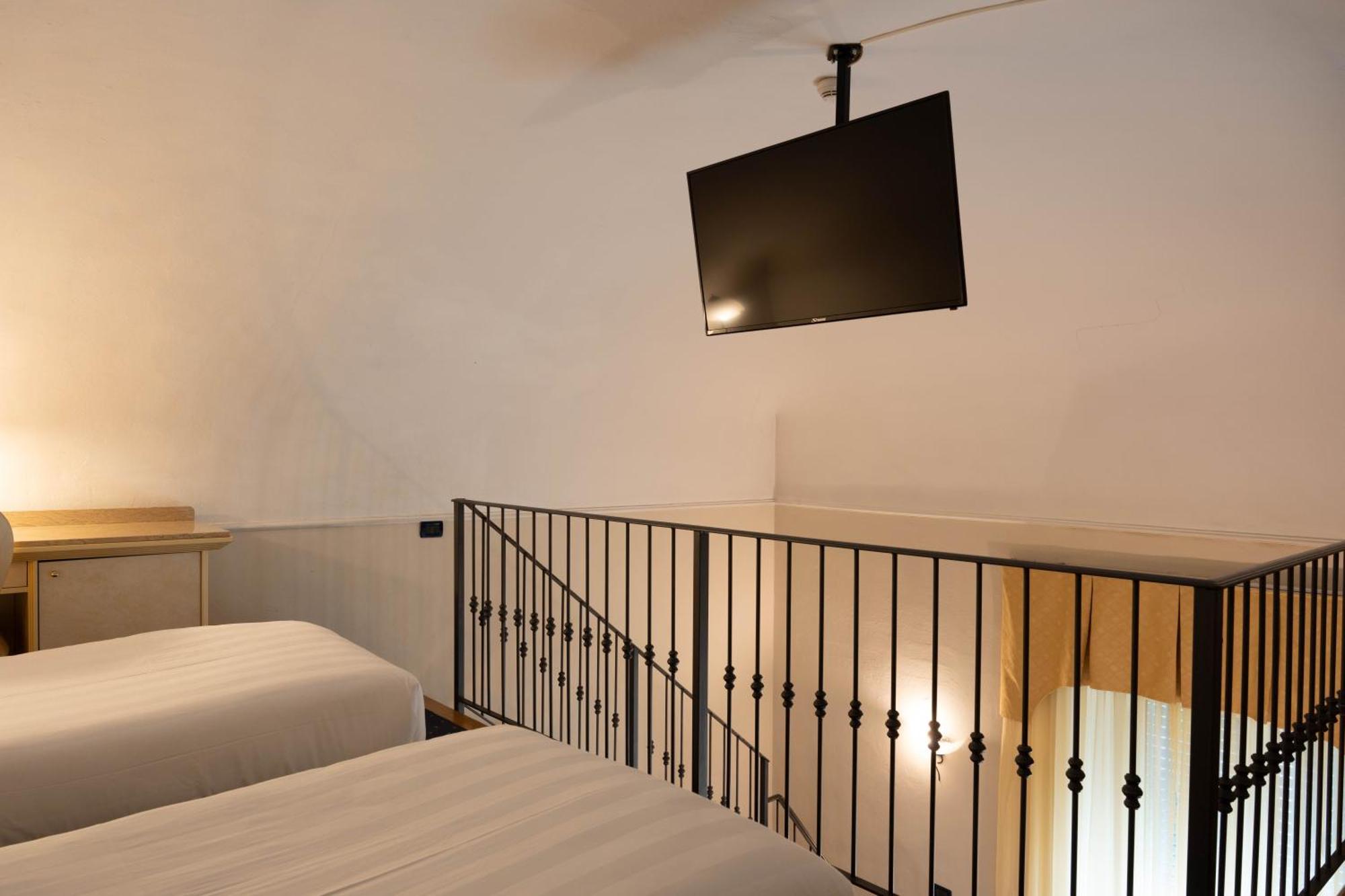 Hotel London Viareggio Kültér fotó