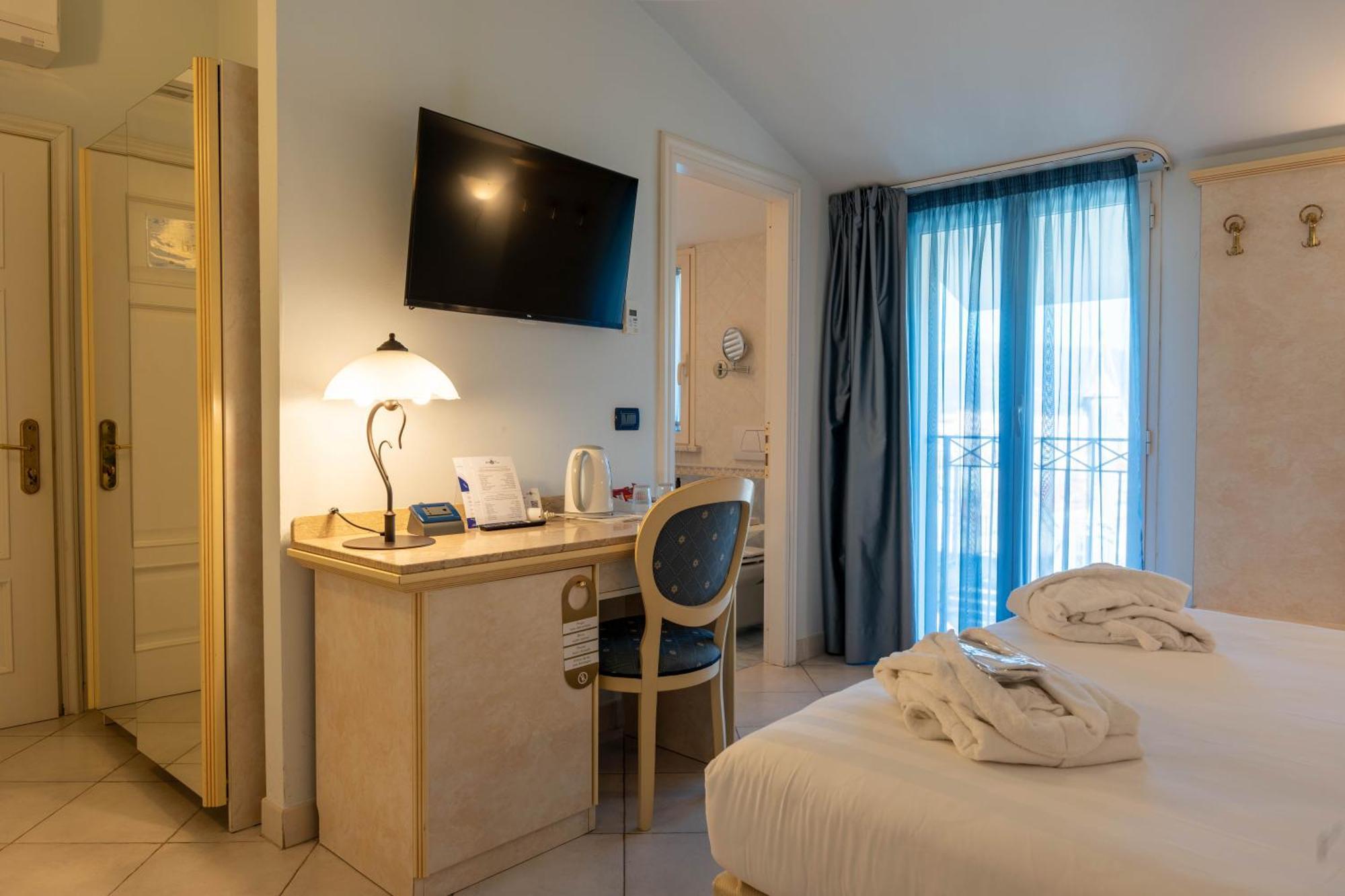 Hotel London Viareggio Kültér fotó